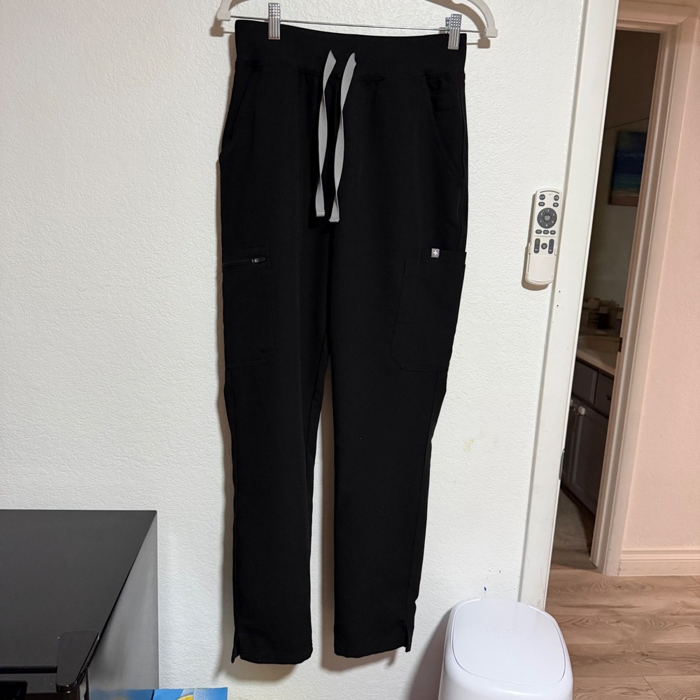 FIGS HW Yola High Waisted Cargo Scrub Pants Black 1000209 Yoga Waistband